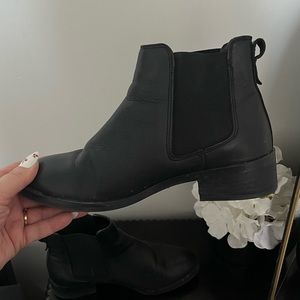 Black leather Chelsea boots